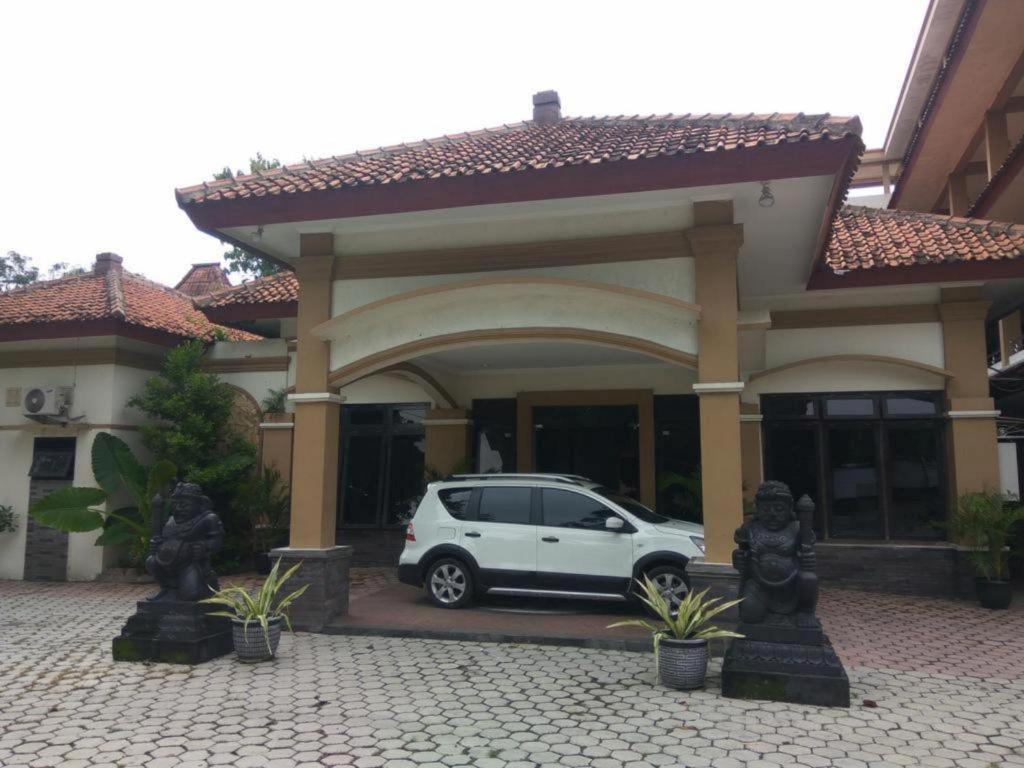 Graha Hotel Sragen Zewnętrze zdjęcie